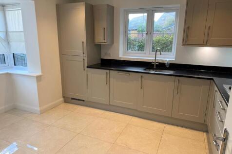 Bradbrook Drive, Longfield, Kent, DA3 photo 4
