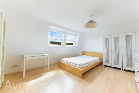 Brixton Road, Oval, London photo 4