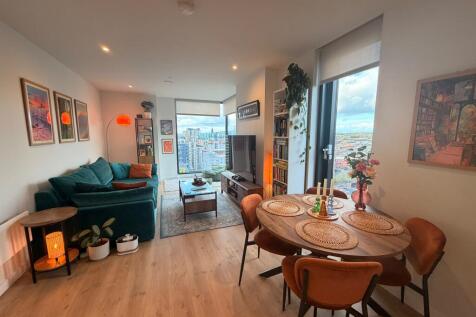 2-bed flat on The Gate, Aspin Lane, Manchester, £1,650/mo