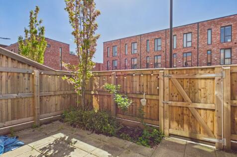 EweMove - Cleminson St - Garden