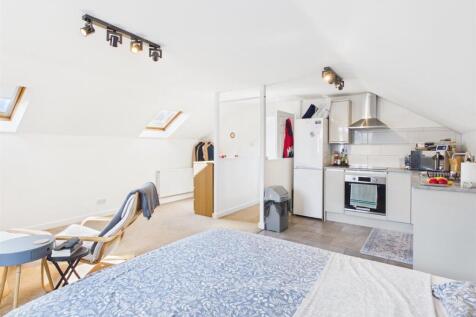 Bedroom/Kitchen