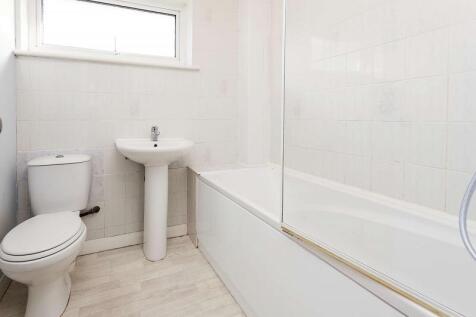Sycamore Avenue, Horsham, RH12 photo 5