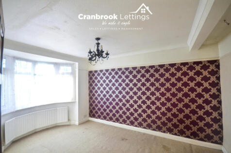 3 bed semi-detached house to rent Dunspring Lane,