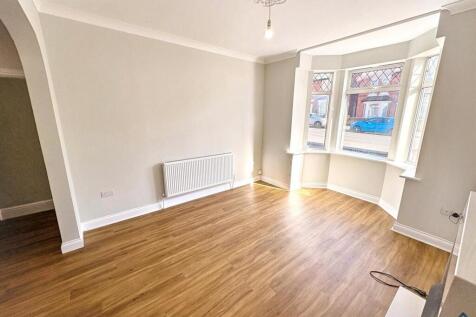 Diamond Avenue, Kirkby-In-Ashfield, Nottingham NG17 7LP photo 3