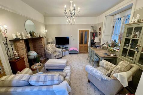 WhatsApp Image 2025-05-15 at 13.18.22_b5b81905.jpg