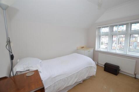 1 Godfrey Avenue bed 3.JPG