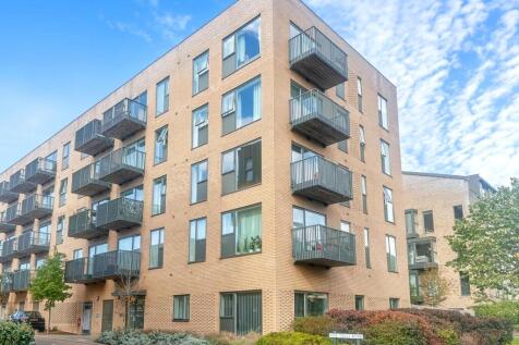 2-bed flat on Nine Wells Road, Trumpington, Cambridge, Cambridgeshire, £1,750/mo