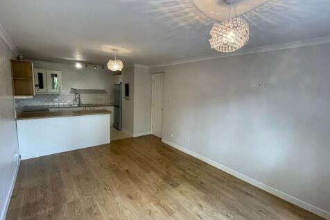 Romana Court, Staines photo 3