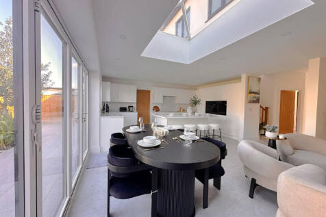 Family Dining Kitchen