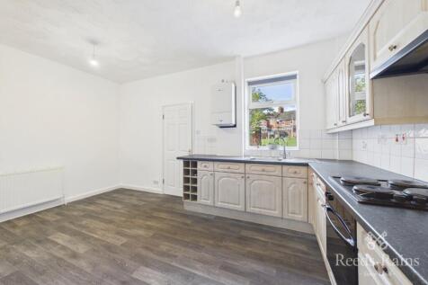 Langthwaite Lane, South Elmsall, Pontefract, West Yorkshire, WF9 photo 3