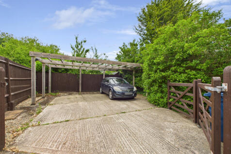 CAM02909G0-PR0424-STILL033