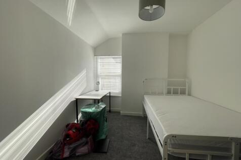 Call 02920 668585 to secure your viewing _64