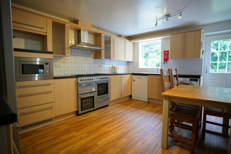 4-bed house on Wren Close, Loughborough, £2,253/mo