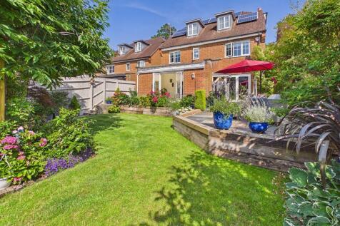 REAR ASPECT &amp; GARDEN