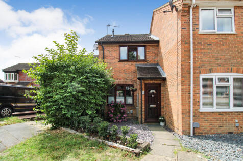Farnborough, GU14 - property photo
