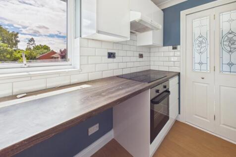 Hartley Gardens, Tadley, RG26 photo 3