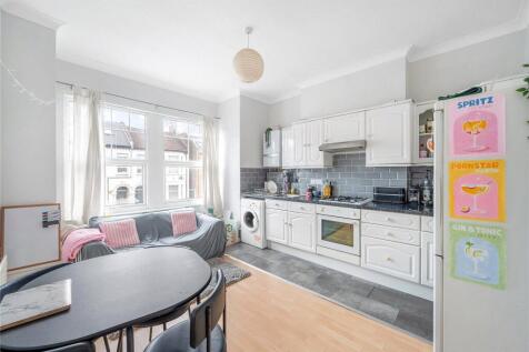 Tooting Bec Road, London, SW17 photo 3