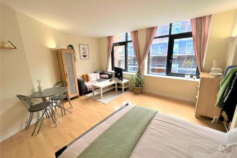 Open Plan Living/Dining