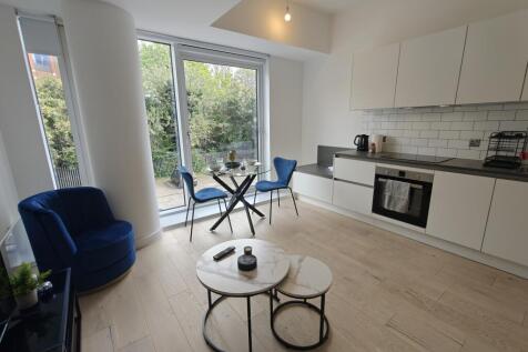 Apt Parkview, Great West Road, Brentford, Hounslow photo 5