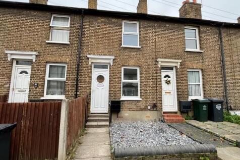 2 bed terraced house to rent Great Queen Street, 