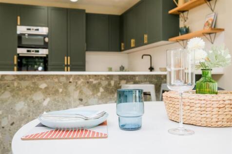 169 Peterborough Road furnished-27.jpg