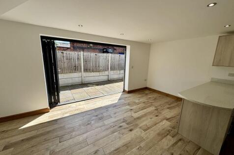 OPEN PLAN LIVING KITCHEN 