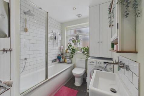 Family bathroom combined W.C
