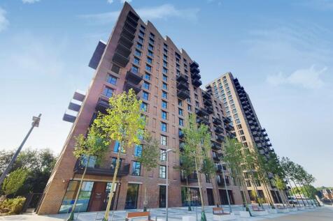 2-bed flat on Hale Street, Tottenham, London, N17, £2,575/mo
