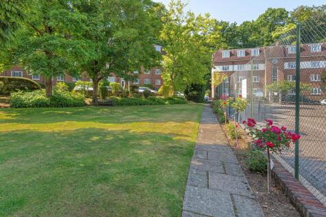 72 Herga - Communal Garden.jpg