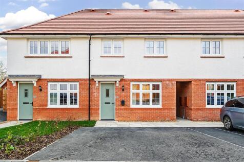 2-bed terraced on Pheasant Chase, Tingley, £1,250/mo