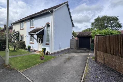 Tadley, RG26 - property photo
