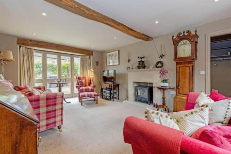 Reception Room-1.jpg