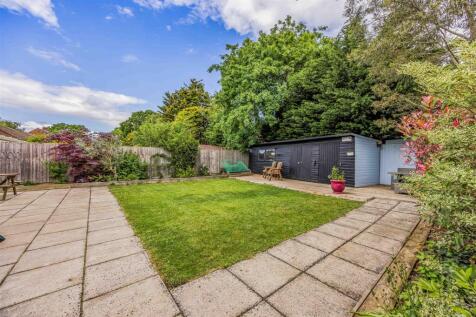 Woodfield Park Road, Hermitage-Small-PorticoMarket