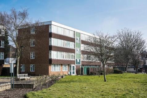 2-bed flat on Atherton Court, Meadow Lane, Eton, Windsor, Windsor And Maidenhead, £1,795/mo