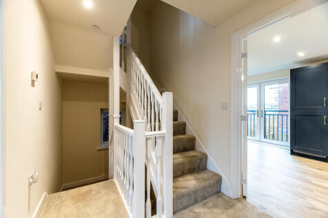 3 Chateau Mews 00...