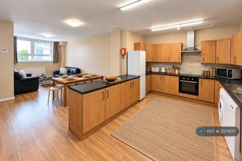 6-bed flat on Classic House, Bristol, BS1, £4,740/mo