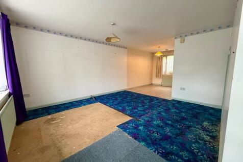 Living/Dining Area
