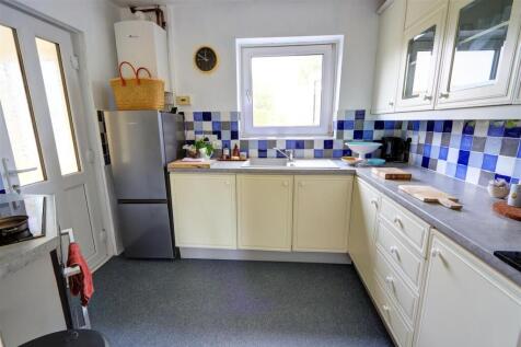 kitchen 1.jpg