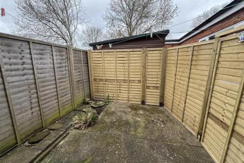 St Leonards Rd courtyard garden .jpg