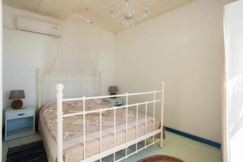Back bedroom