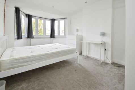 Cypress Avenue, Whitton, Twickenham, TW2 photo 4