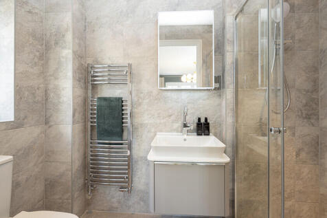 En suite in the Cambridge