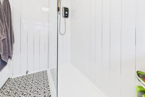 CAM03729G0-PR0111-STILL015