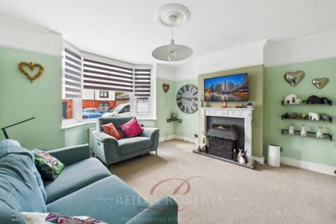 CAM03999G0-PR0294-STILL016.jpg