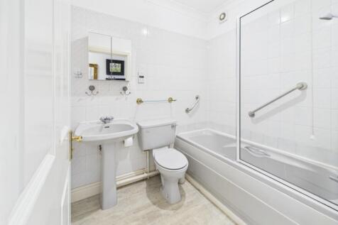 CAM01740G0-PR0385-STILL014