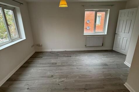 Campion Close, Rush Green RM7 photo 3