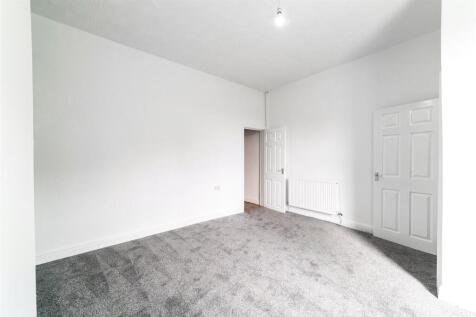 Blackburn Road, Darwen, Lancashire, BB3 photo 5