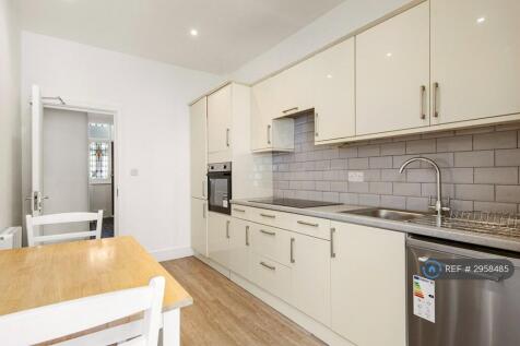 Melbourne Avenue, London, N13 photo 3