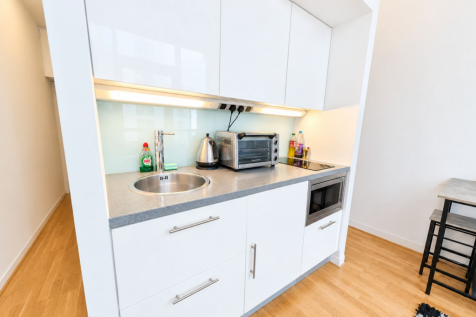 Clippers Quay, Abito, M50 photo 3