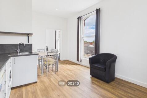 Kitchen &amp; Living area
